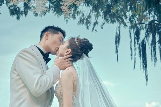 好看的军婚小说言情游戏画面